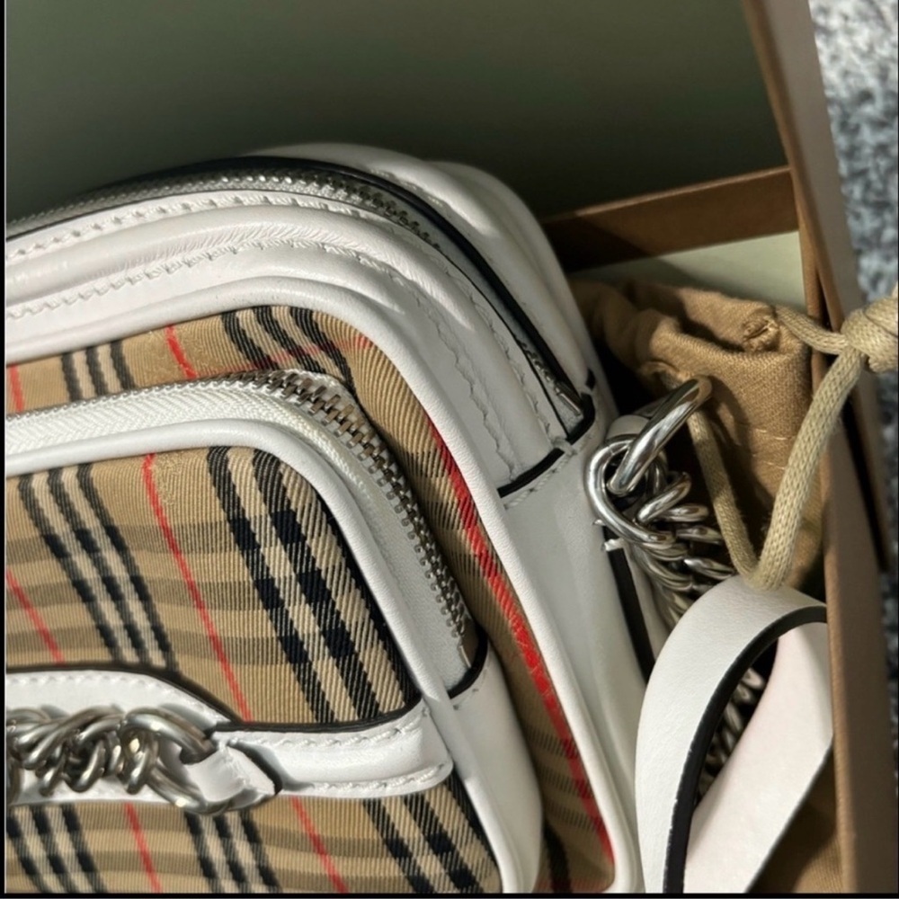 Authentic Like New Burberry Check Canvas Link Camera Bag - Picture 2 of 15